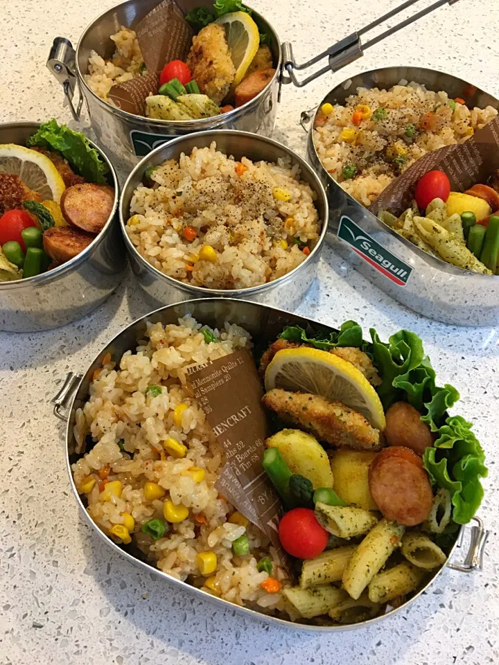 Snapdishの料理写真:ミックスベジタブルバターライス弁当
チキンフライレモンソテーとカレーポテトウィンナー、自家製ジェノベーゼペンネを添えて❤️|REINA✨さん