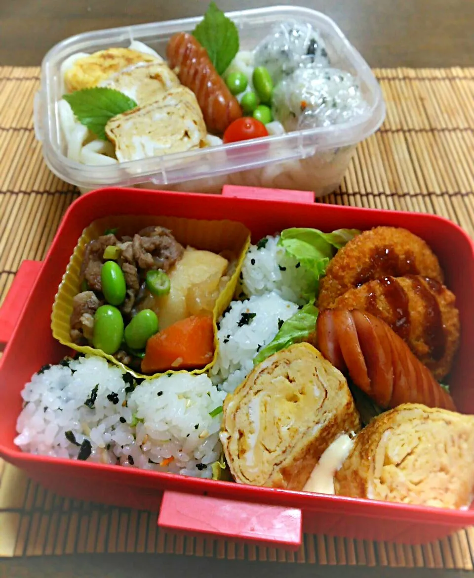 娘、私弁当🍱

   おにぎり 肉じゃが
   私はおうどん😃|miimiさん