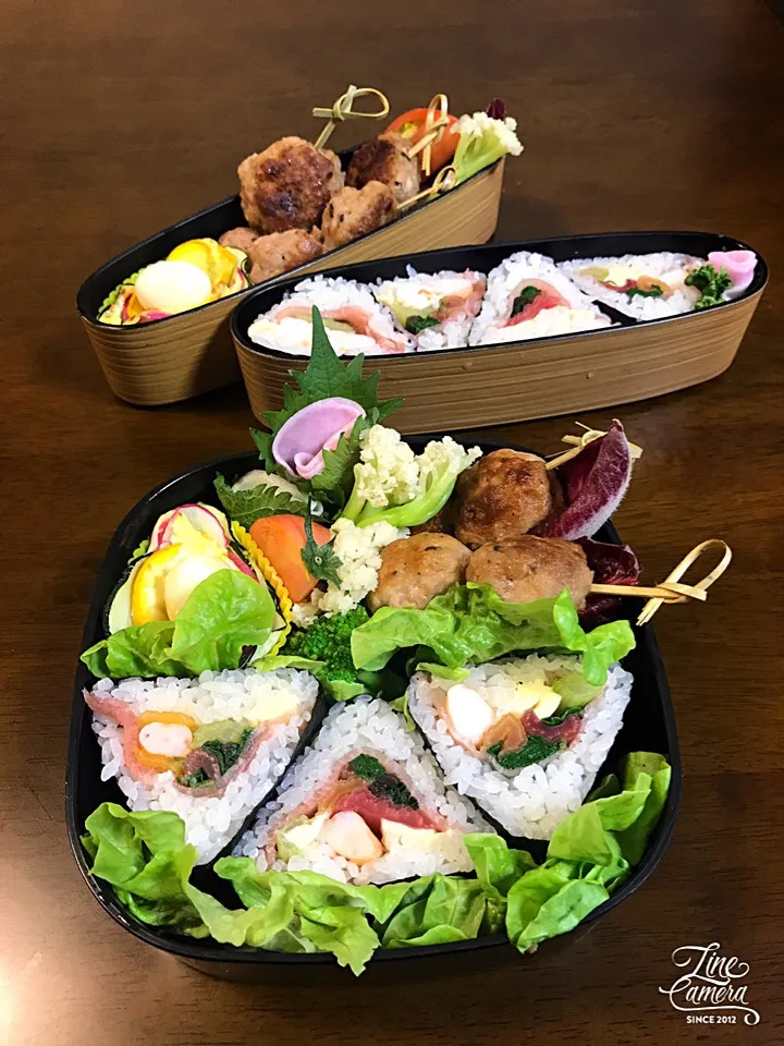 今日の2人のお弁当🍱
#おちゃわんさんの料理 #スイスチャードの昆布茶、塩昆布和えで三角寿司|とんちんさん