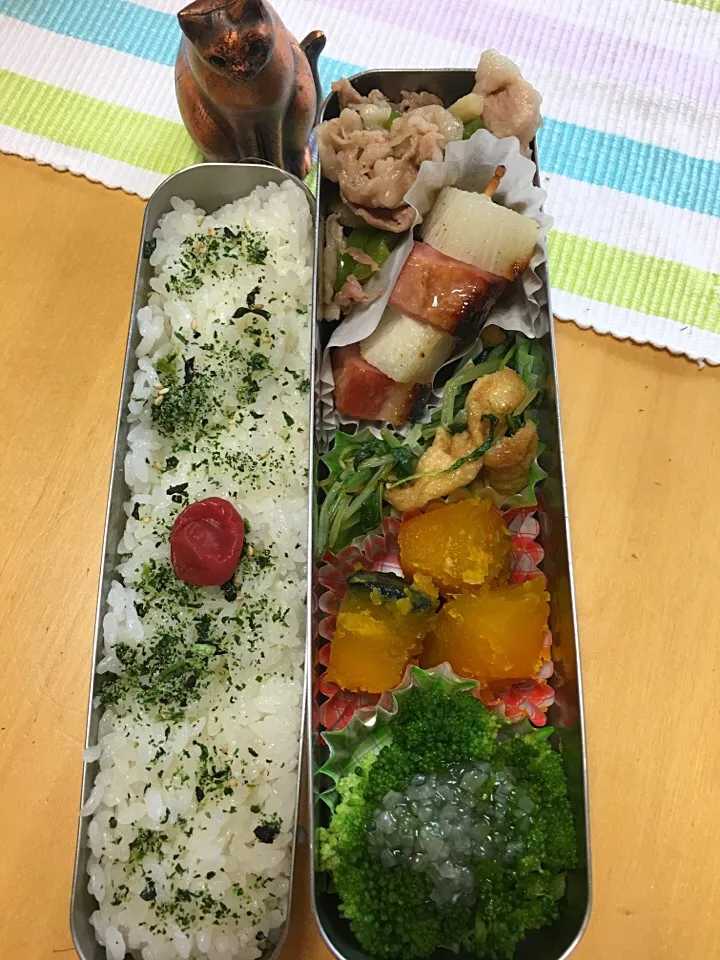 青椒肉絲 山芋とベーコンの串焼き 水菜と油揚げの炒め煮 かぼちゃ煮 ブロッコリー弁当。|Kumiko Kimuraさん