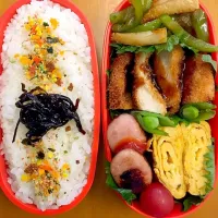 Snapdishの料理写真:お弁当🍙

・チキンカツ
・卵焼き
・ウインナー
・竹輪とピーマンの甘辛炒め

#弁当 
#ランチボックス 
#手作り 
#お弁当
#お弁当記録 
#自分弁当 
#毎日のお弁当 
#手作りお弁当|ryo.ythさん