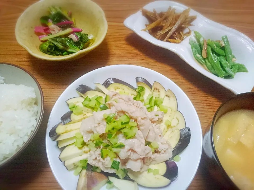 ・蒸しナスと冷しゃぶ
・いんげん豆の胡麻和え
・きんぴらごぼう
・ふだん菜の焼き浸し
・薄揚げの味噌汁|ようかんさん