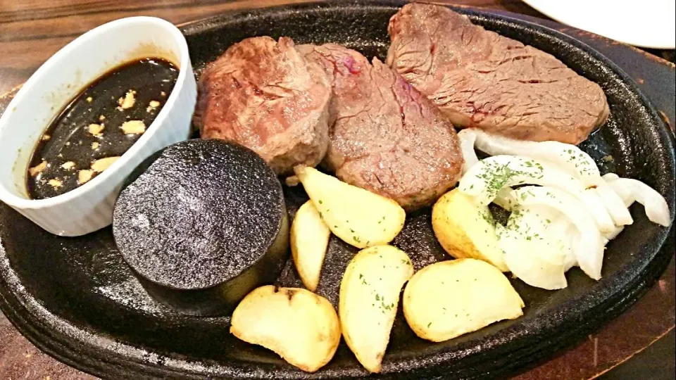 Steak 🍴テンダーロインステーキ|まめさん