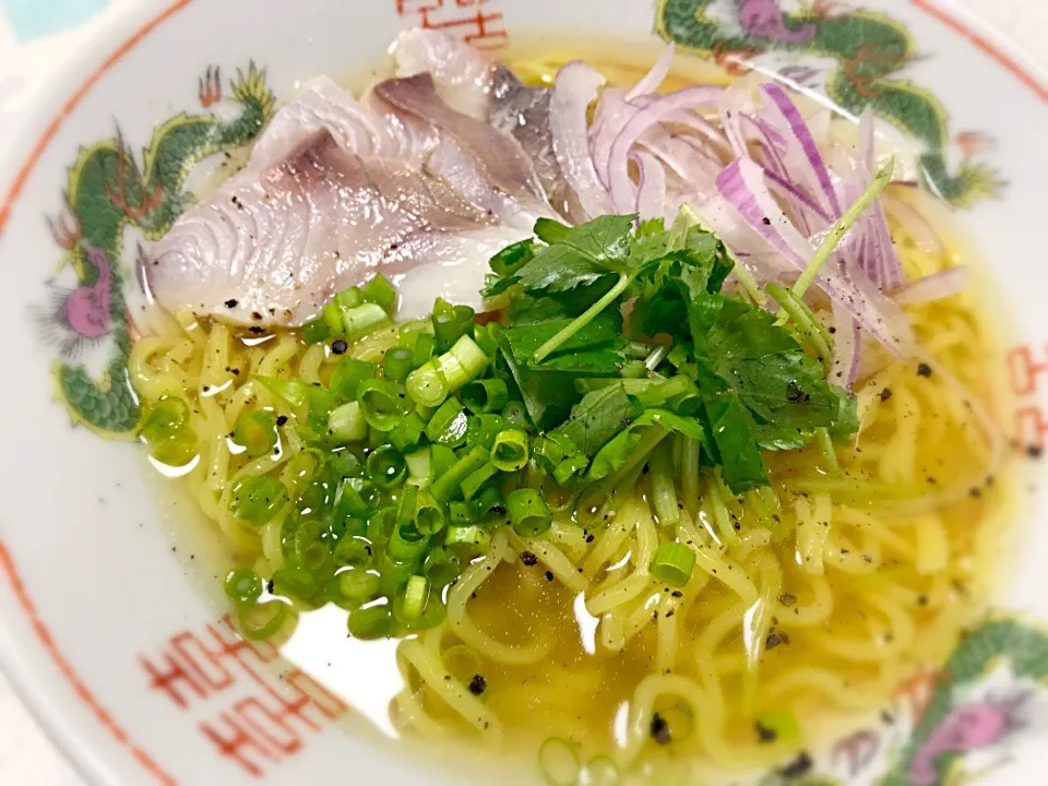 Snapdishの料理写真:鯛出汁塩ラーメン|ゆうきさん