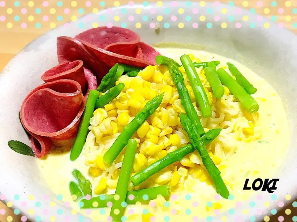 Snapdishの料理写真:冷たいコーンクリームラーメン🌽|LOKIさん