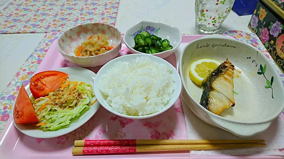 実家で減塩の夕食🎵|しまだ ちえこさん