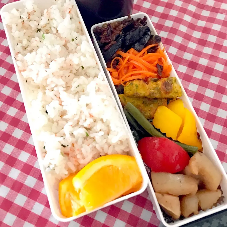 今日のお弁当
雨降りの朝 
気持ちだけでもカラフルに✨|mokoさん