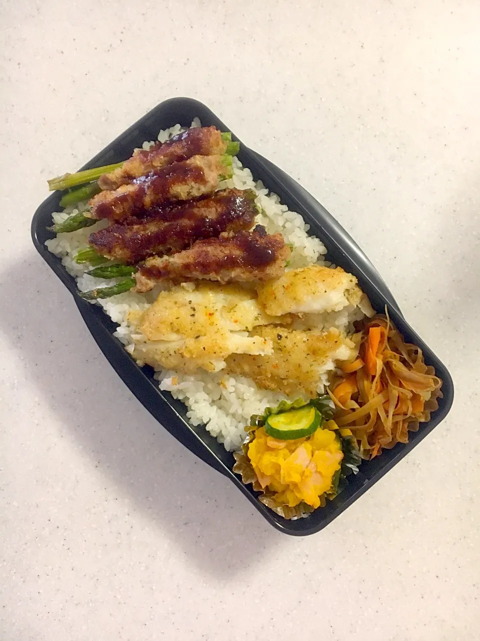 Snapdishの料理写真:アスパラ豚巻き弁当|はちさん