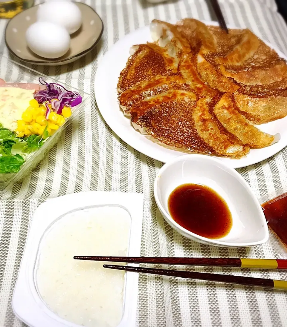 うまくいった羽付き焼き餃子👼🍴日々手抜き度が増しております。← @//mari//|//mari//さん