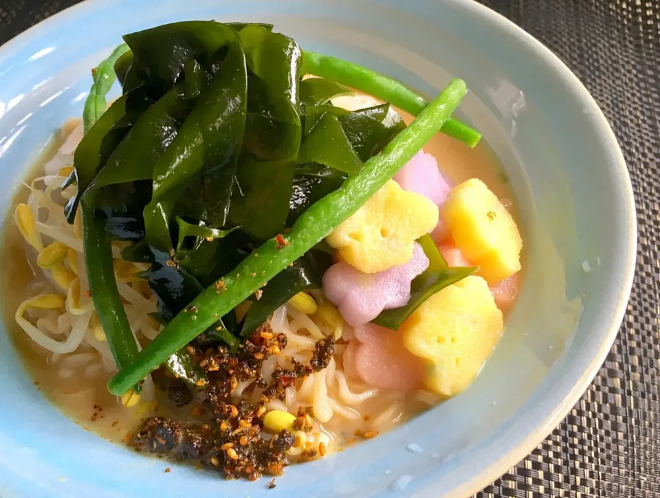 ピーナッツペーストを加えた担々麺風！サッポロ一番しょうゆ味冷麺|Naoko Miyataさん