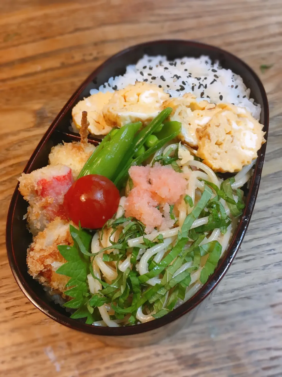 今日のお弁当
・タラコパスタ
・ウズラ カニカマ 竹輪フライ
・だし巻き卵|akiさん