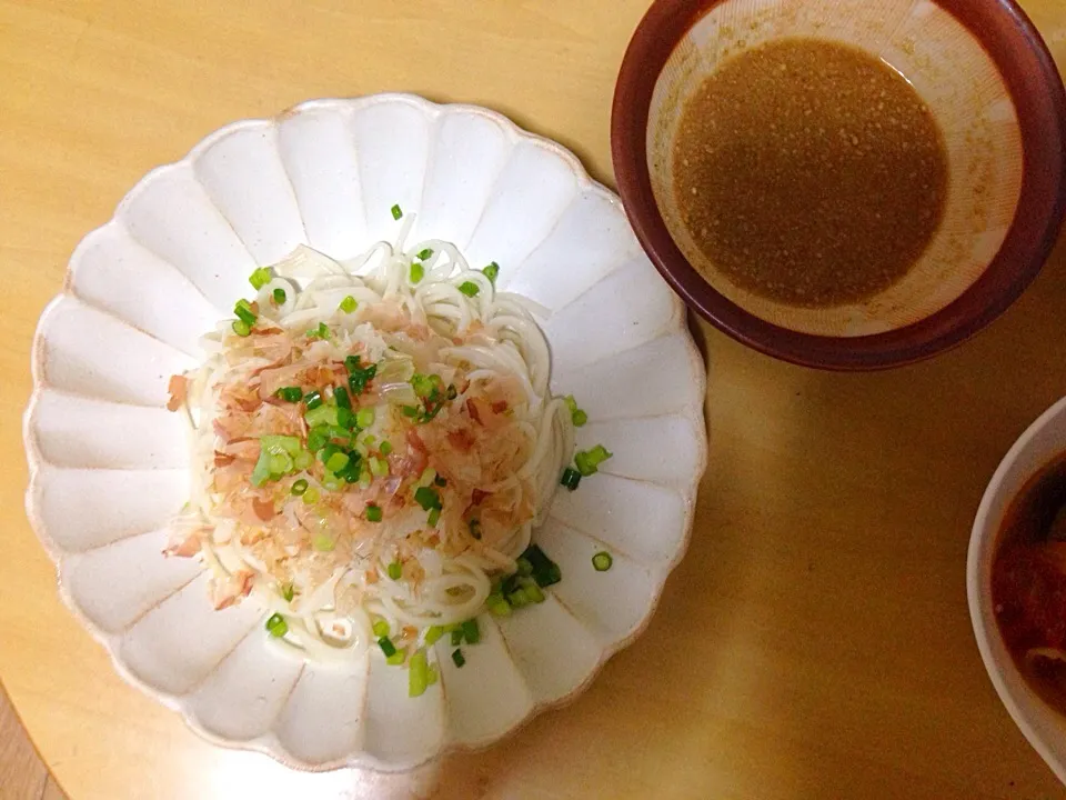 Snapdishの料理写真:冷やしごまみそおろしうどん|harumisanさん