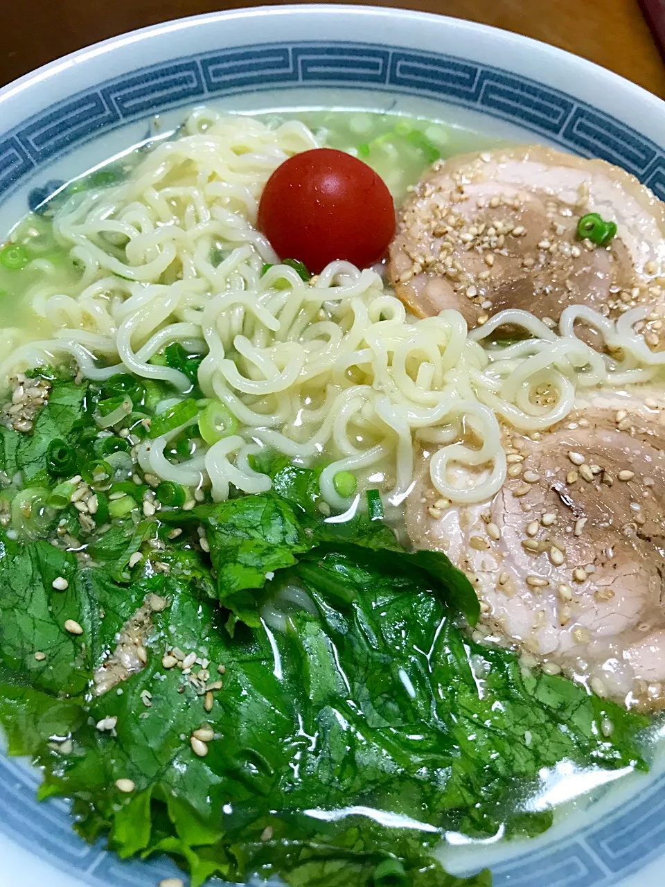 Snapdishの料理写真:冷やしても美味しいサッポロ一番
塩ラーメン|ryoo_pyさん