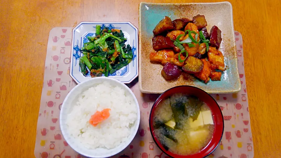 ６月１２日　鶏肉とさつまいもの炒め物　小松菜のおひたし明太子和え　お味噌汁|いもこ。さん