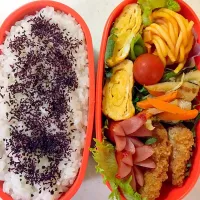 Snapdishの料理写真:今日のお弁当🍱

・卵焼き
・フライドチキン
・竹輪と野菜の中華炒め
・ナポリタン
・たこさんウインナー

#手作りお弁当 
#毎日のお弁当 
#自分弁当 
#お弁当記録 
#お弁当 
#ランチボックス 
#弁当|ryo.ythさん