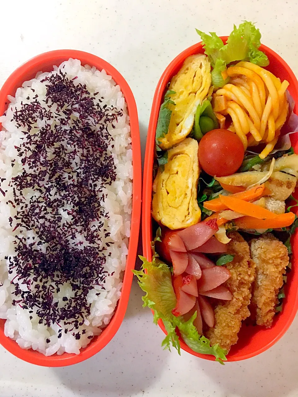 今日のお弁当🍱

・卵焼き
・フライドチキン
・竹輪と野菜の中華炒め
・ナポリタン
・たこさんウインナー

#手作りお弁当 
#毎日のお弁当 
#自分弁当 
#お弁当記録 
#お弁当 
#ランチボックス 
#弁当|ryo.ythさん