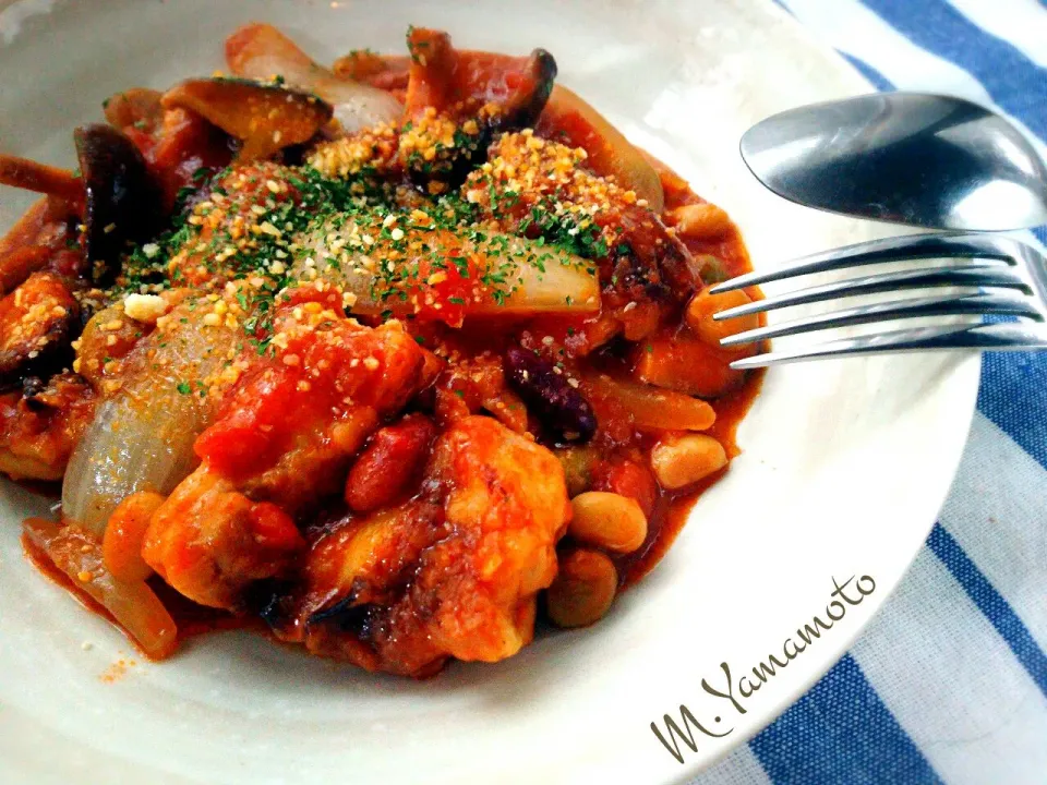 Snapdishの料理写真:みったんのイタリアンおかずの素でチキンのトマト煮🐔🍅 #イタリアンおかずの素 #誕生日おめでとう|真希さん