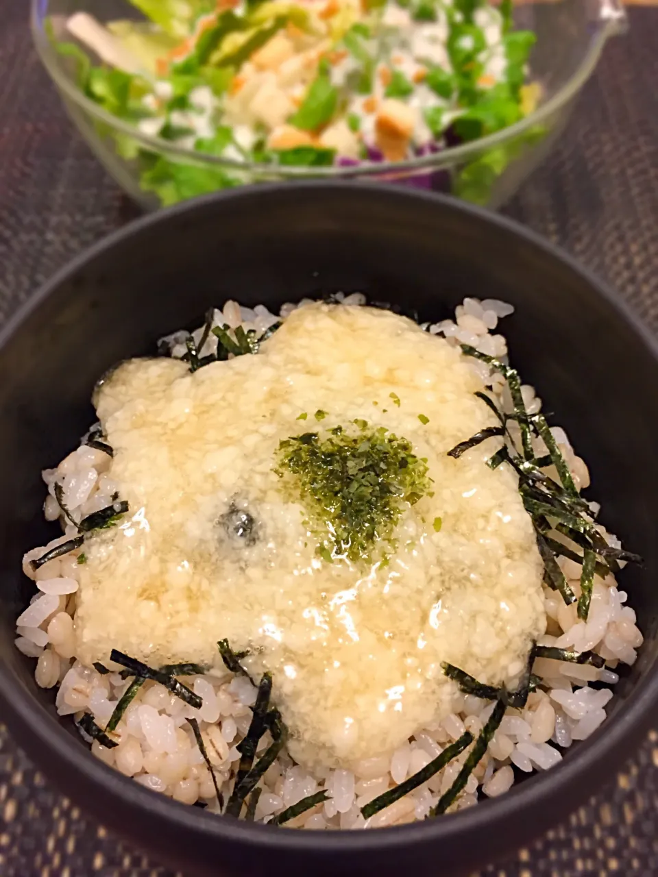 Snapdishの料理写真:もち麦とろろご飯＋シーザーサラダ|Takaki Sasakiさん