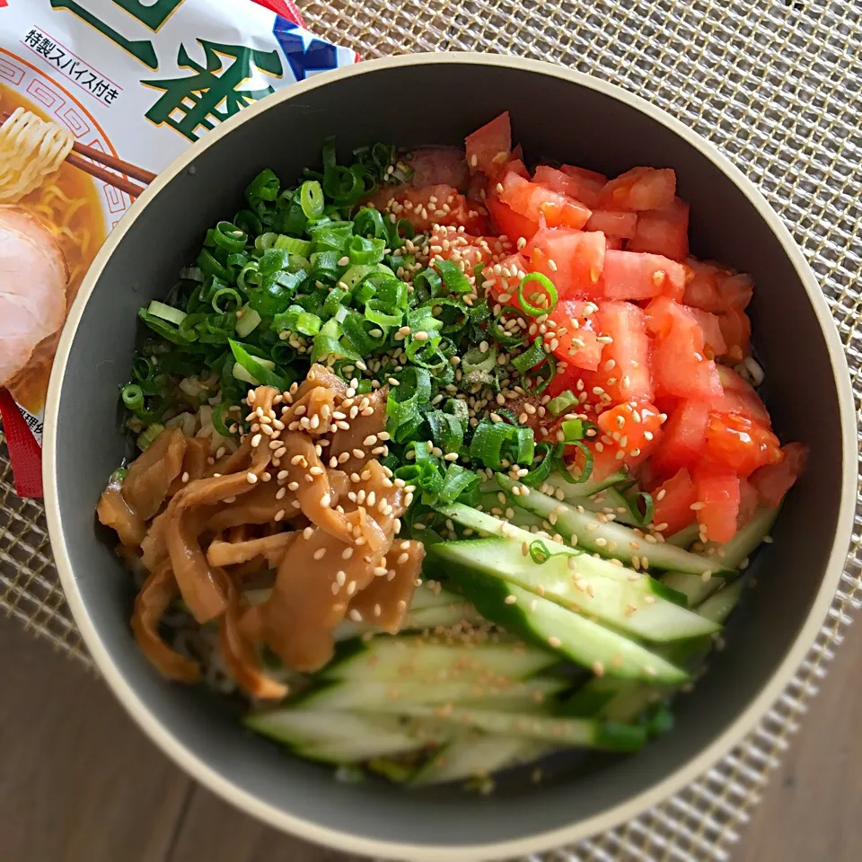 冷やしサラダラーメン♪ トマト🍅が美味しい(≧∀≦)|Yuka Tさん