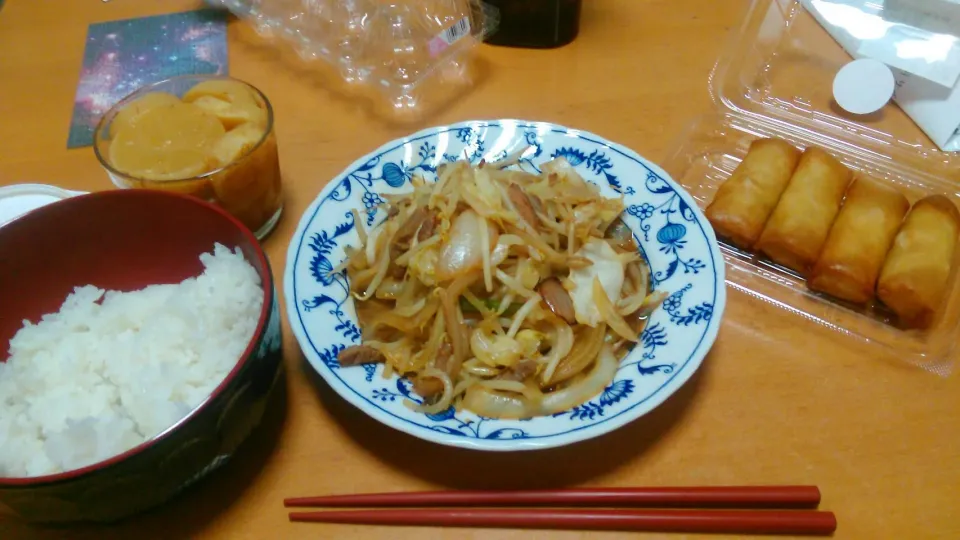 ご飯
春巻き(惣菜)
漬物
野菜炒め|ざきさん