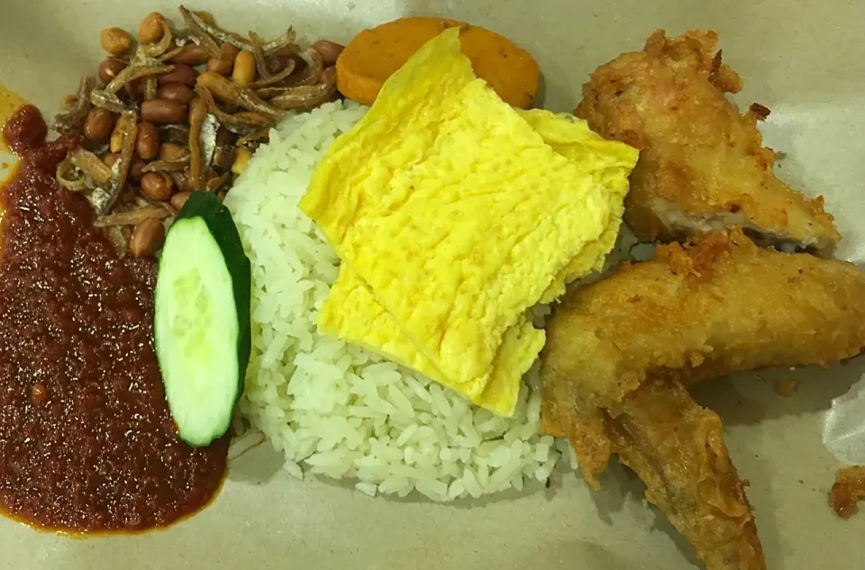 Nasi lemak again... #goodfood #eat #delicious #local|princessjoさん