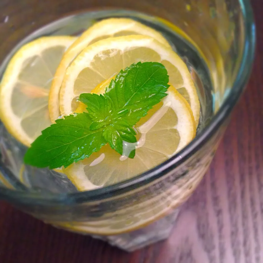 Lemon water with mints for summer drink.☀️|SPJWUさん