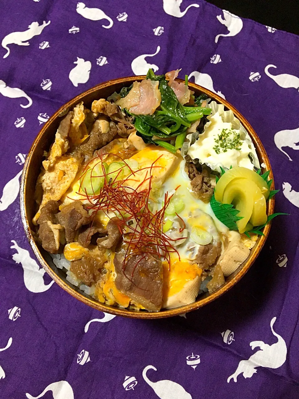 肉豆腐卵とじ丼


え？手抜き？そうだよ(￣ー￣)

金曜日だし疲れたんだもん。

今日は朝から雨降りサンコン

頑張りますかねぇ…











府中|にゃおさん