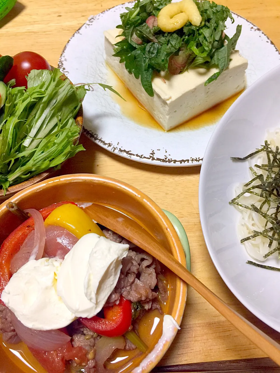 牛肉と夏野菜のトマト煮
冷奴
サラダ
そうめん|ミカさん