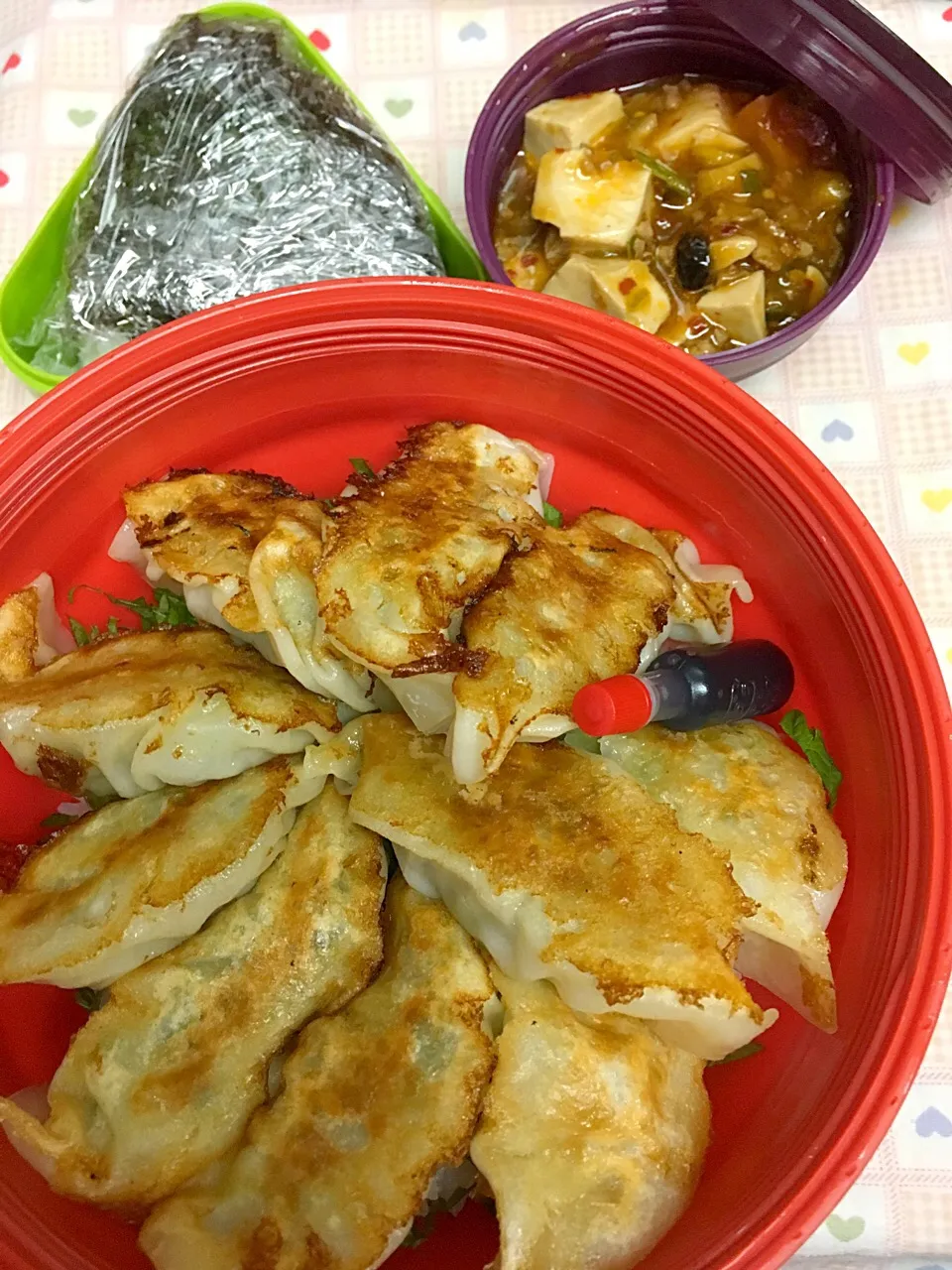 6月30日息子弁当  餃子丼  麻婆豆腐  梅干のデカおむすび|オリーブさん