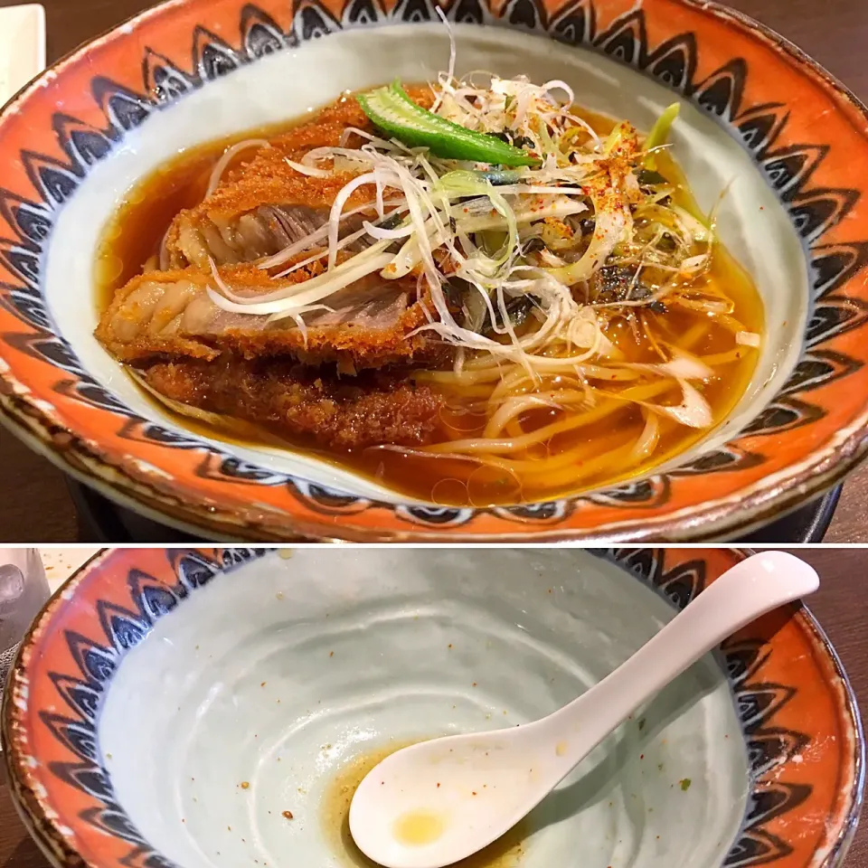 Snapdishの料理写真:なな家式 水煮肉片麺
サーロインカツの香り立つラー油かけそば

#ラーメン #なな家|Agaricusさん