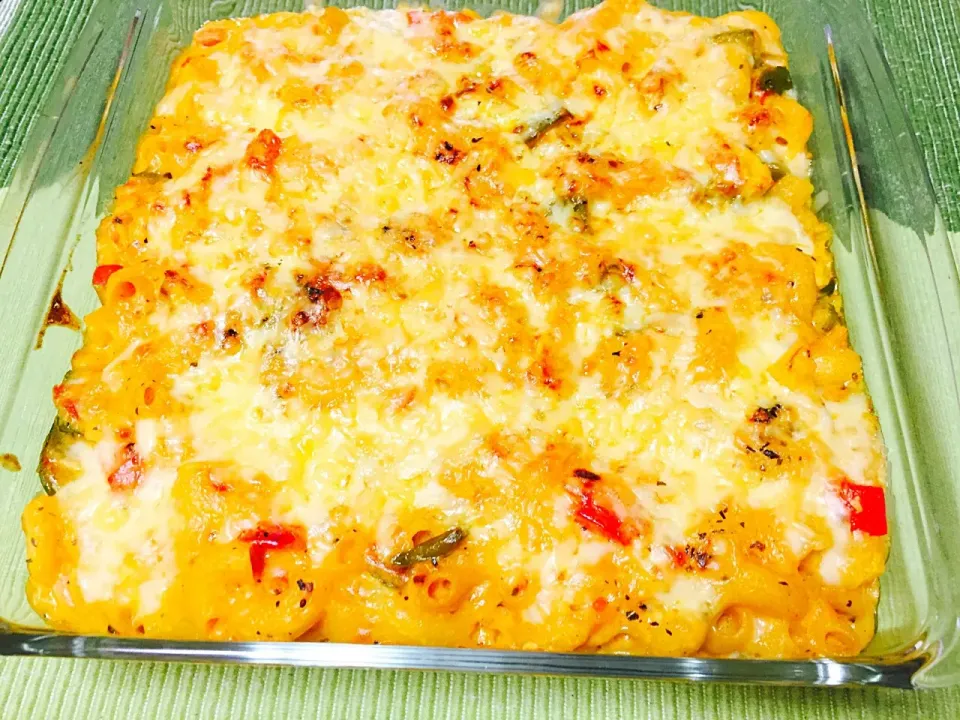 Snapdishの料理写真:Baked King Ranch Chicken Mac n Cheese|Jaimie Alvarezさん