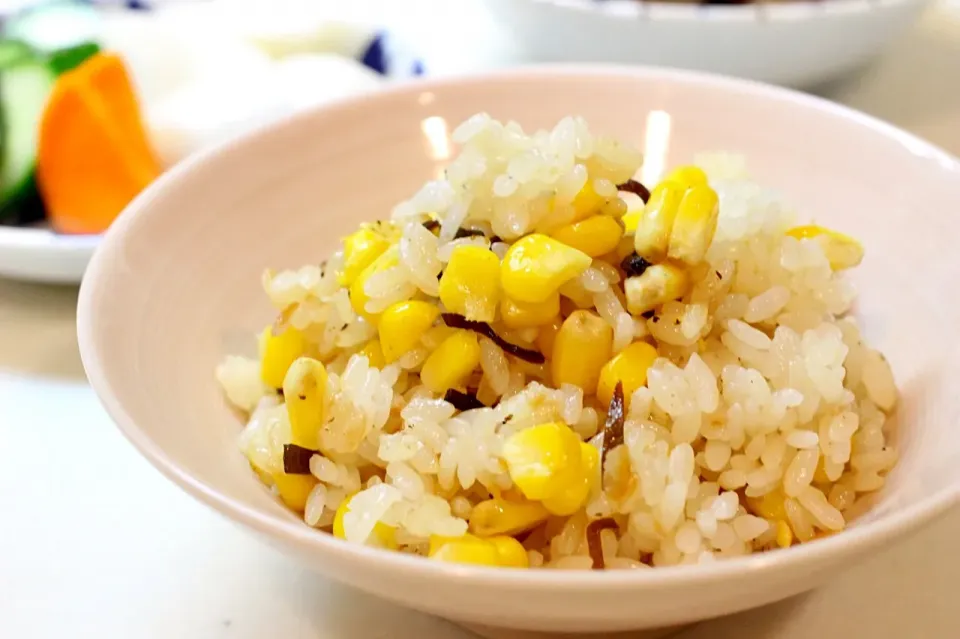 今日の夕飯は、とうもろこしと塩昆布のごはん|sono.kさん