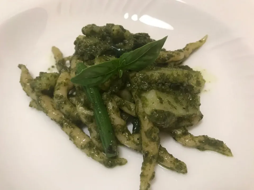 Snapdishの料理写真:Trofie al pesto
トロフィエのペースト・ジェノヴェーゼ和え|お家でbar!さん