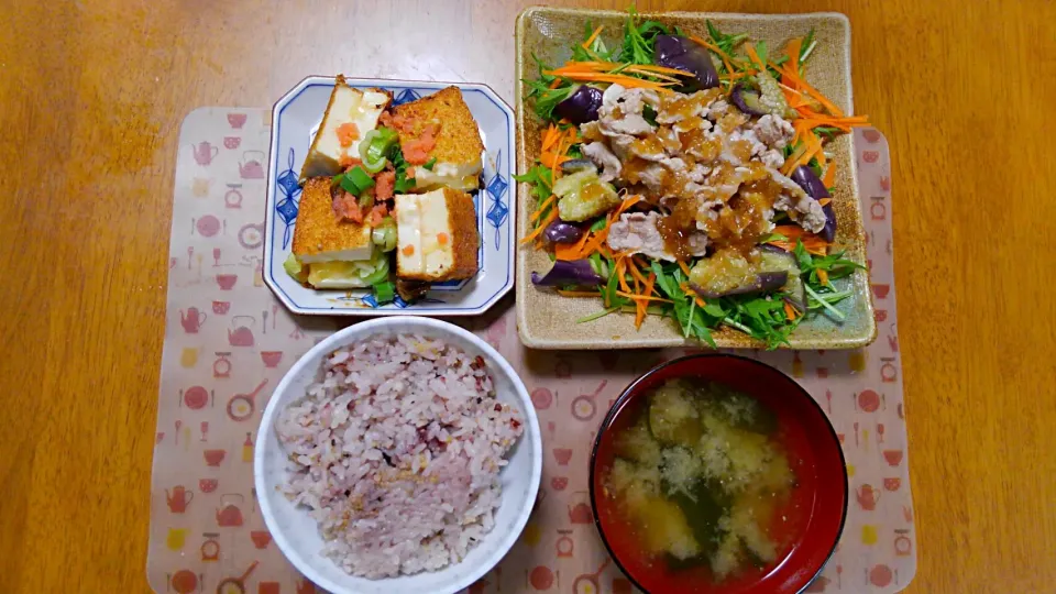 Snapdishの料理写真:６月１４日　野菜たっぷり豚しゃぶ　チーズサンド厚揚げのバター醤油焼きめんたいのせ　お味噌汁|いもこ。さん