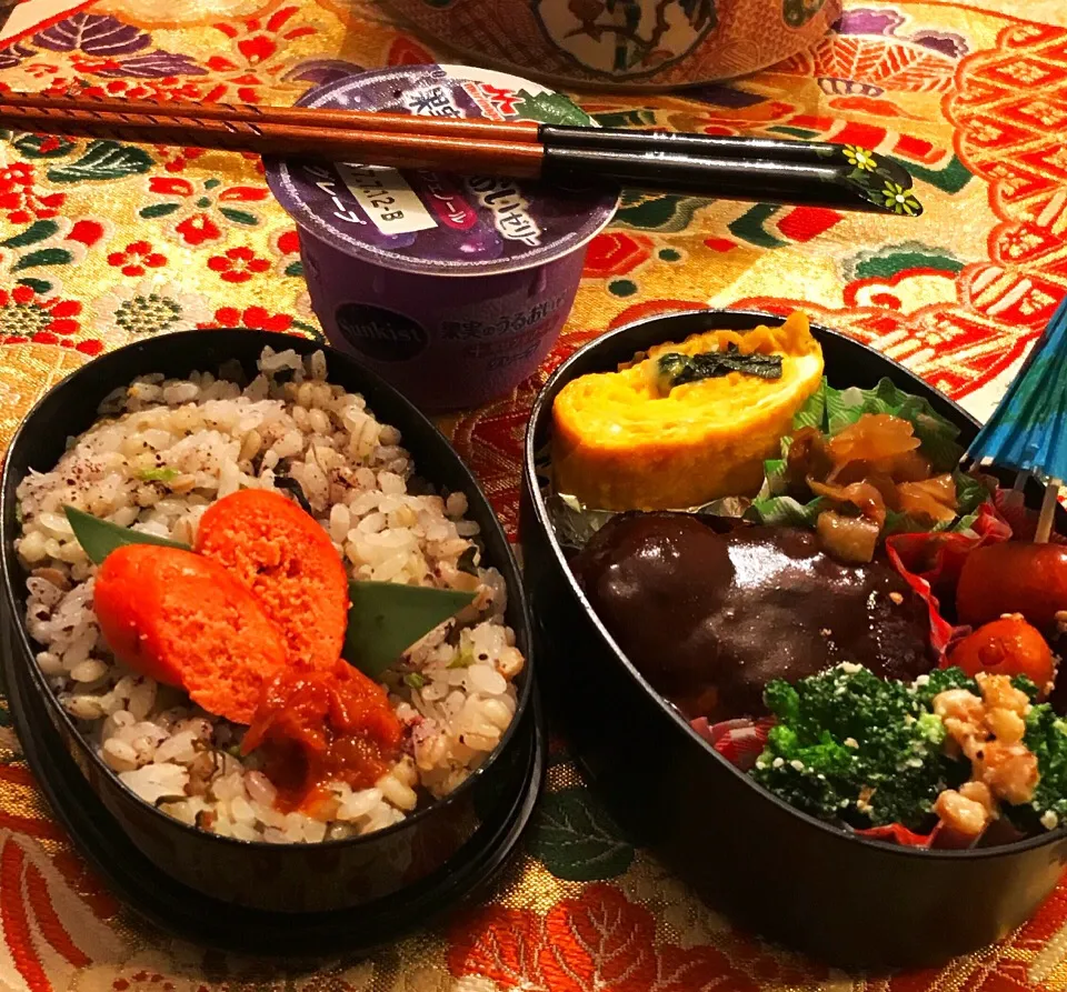 ハンバーグお弁当🌼。
夏は~~防腐のため、少しだけお酢をスプレーする💪🏼|💍ごはん🍚さん