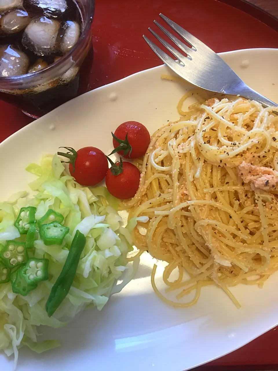 お仕事休み^ ^
遅い朝食。冷凍してた焼き明太子スパゲッティ🍝と温野菜、キャベツとオクラ、シシトウも茹でてみた辛くない😋
いただきまーす😊|RU.Farmさん