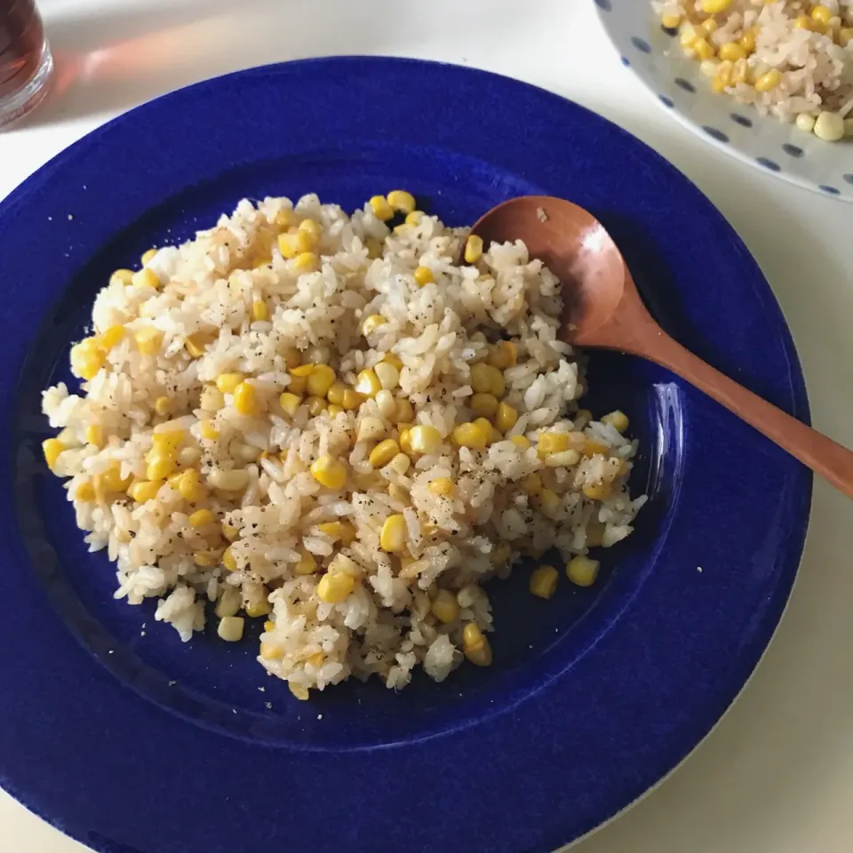 Snapdishの料理写真:焦がし醤油のとうもろこしご飯🌽|kayoさん