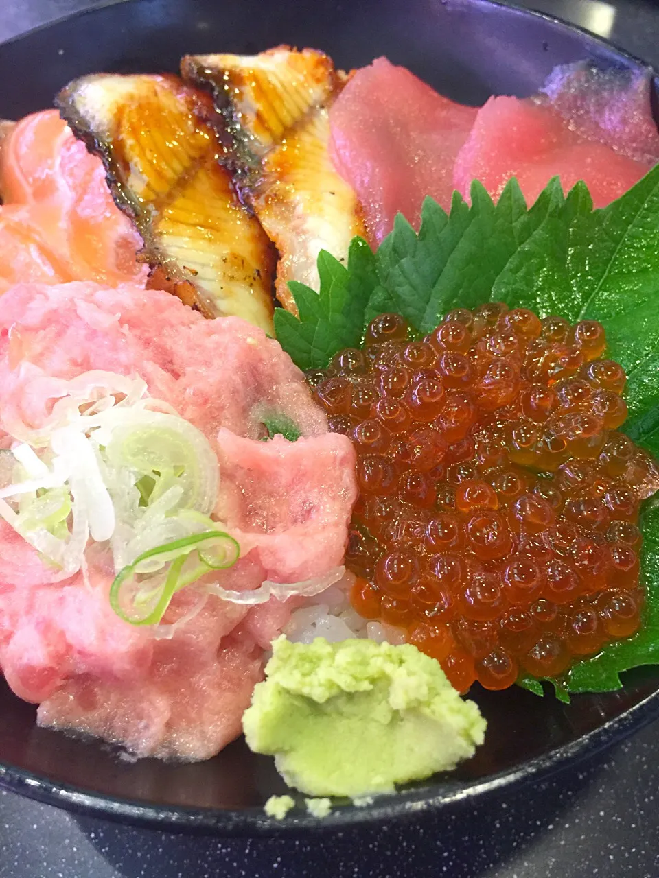 ねぎとろ&いくら丼|ま〜てぃんさん