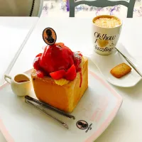 Snapdishの料理写真:Dazzling Cafe Honey Toast|Amanda Hwangさん