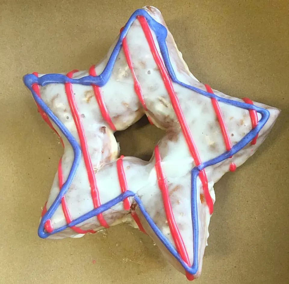 Red~White ~Blue donut
🇺🇸🎆Happy 4th of July🇺🇸🎇 #donut #4thofJuly|🌺IAnneさん