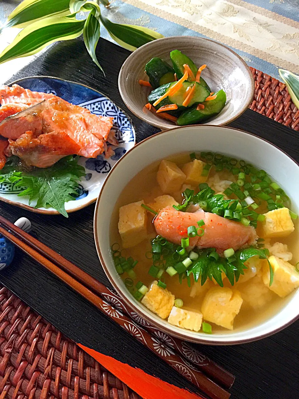 Snapdishの料理写真:『明太子のダシ茶漬け🌟』土曜日のお昼ご飯〜♫|paaruさん