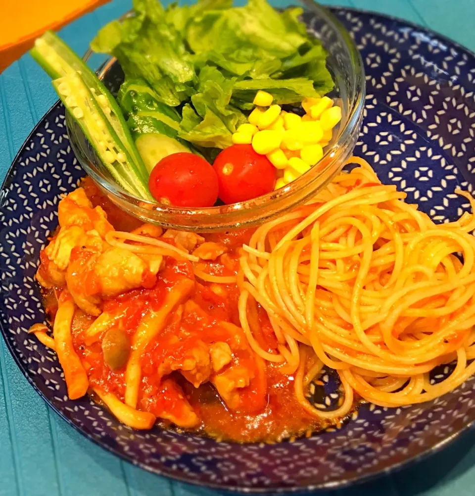 鳥もも肉のトマト煮🍅|まんチさん