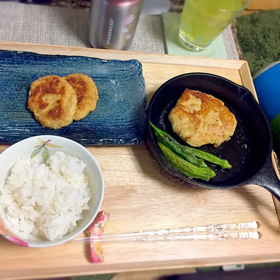 Snapdishの料理写真:おからハンバーグ！スキレットとレミパンプラス食べ比べ！ポン酢でサッパリと！|いず⋈ + ゜さん