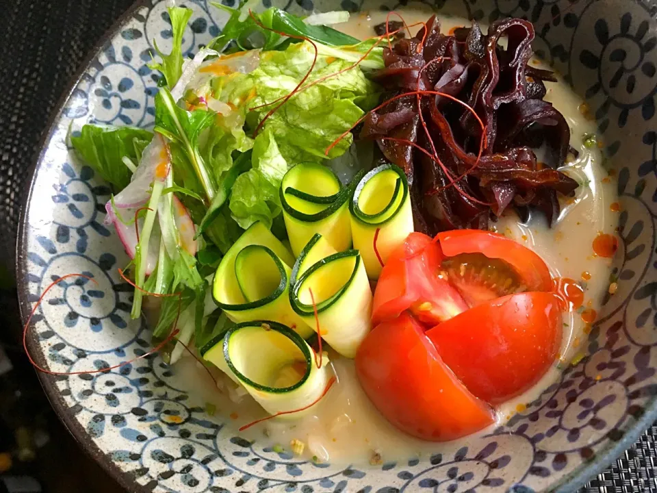 Snapdishの料理写真:サッポロ一番しょうゆ味で作る担々麺風冷麺 サラダラーメンバージョン|Naoko Miyataさん