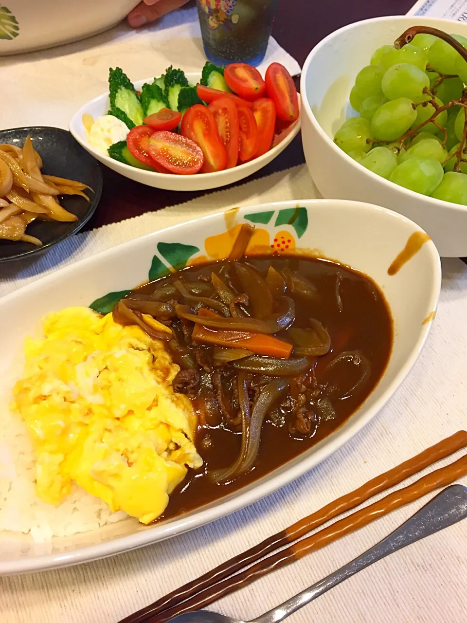 オムハヤシ＊新たまねぎの酢醤油づけ＊きゅうりとミニトマト＊コストコぶどう|みゆきさん