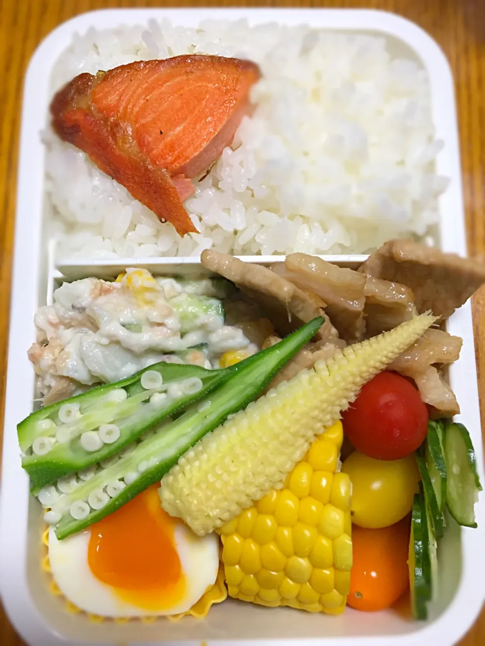 7月2日、部活弁当(ง •̀_•́)ง
豚生姜焼き、トウモロコシ🌽|かよっぺさん