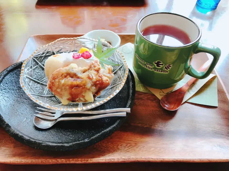 Snapdishの料理写真:揚げミニたい焼きの
黒蜜バニラアイス|ちゃみこさん