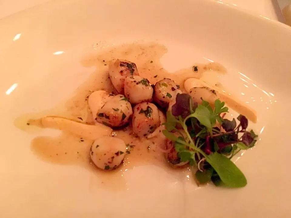 Snapdishの料理写真:Scallop appetizer|HLさん