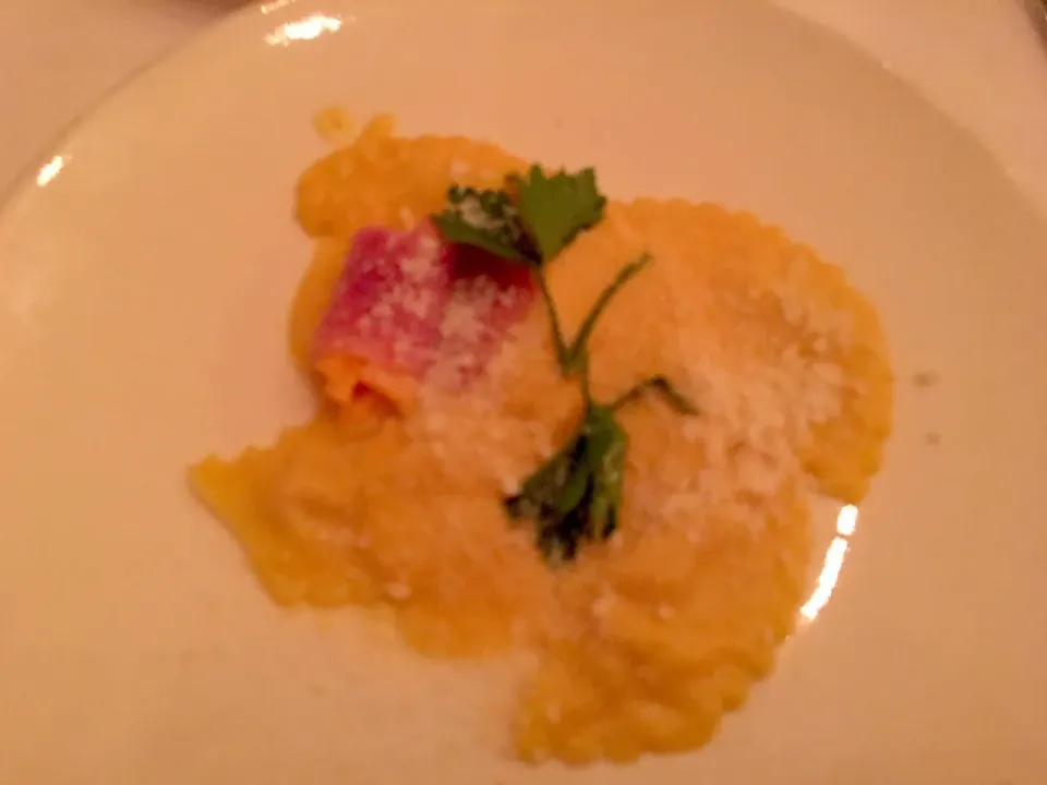 prosciutto filled handmade ravioli in two cheese sauces|HLさん