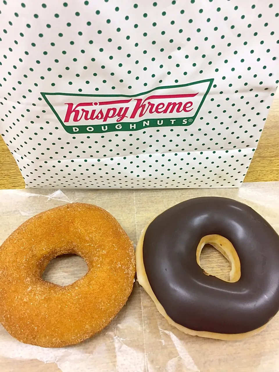 シナモンシュガー
ビターチョコグレーズド
#クリスピークリームドーナツ🍩|himeさん